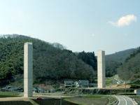 尾道･松江自動車道湯木川橋下部工事竣工写真